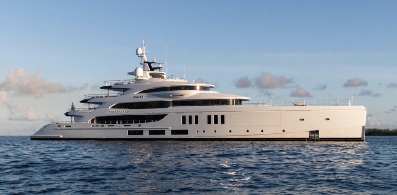Superyacht au large de la Côte d'Azur